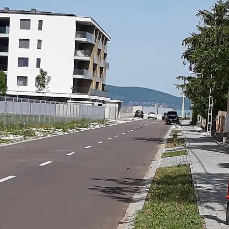 Hullam1 Διαμέρισμα Balatonlelle
